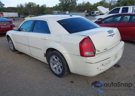 2007 Chrysler 300 Touring z USA, uszkodzony, nr VIN 2C3KA53G97H808742